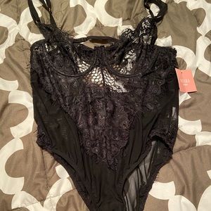 Risqué bodysuit- black